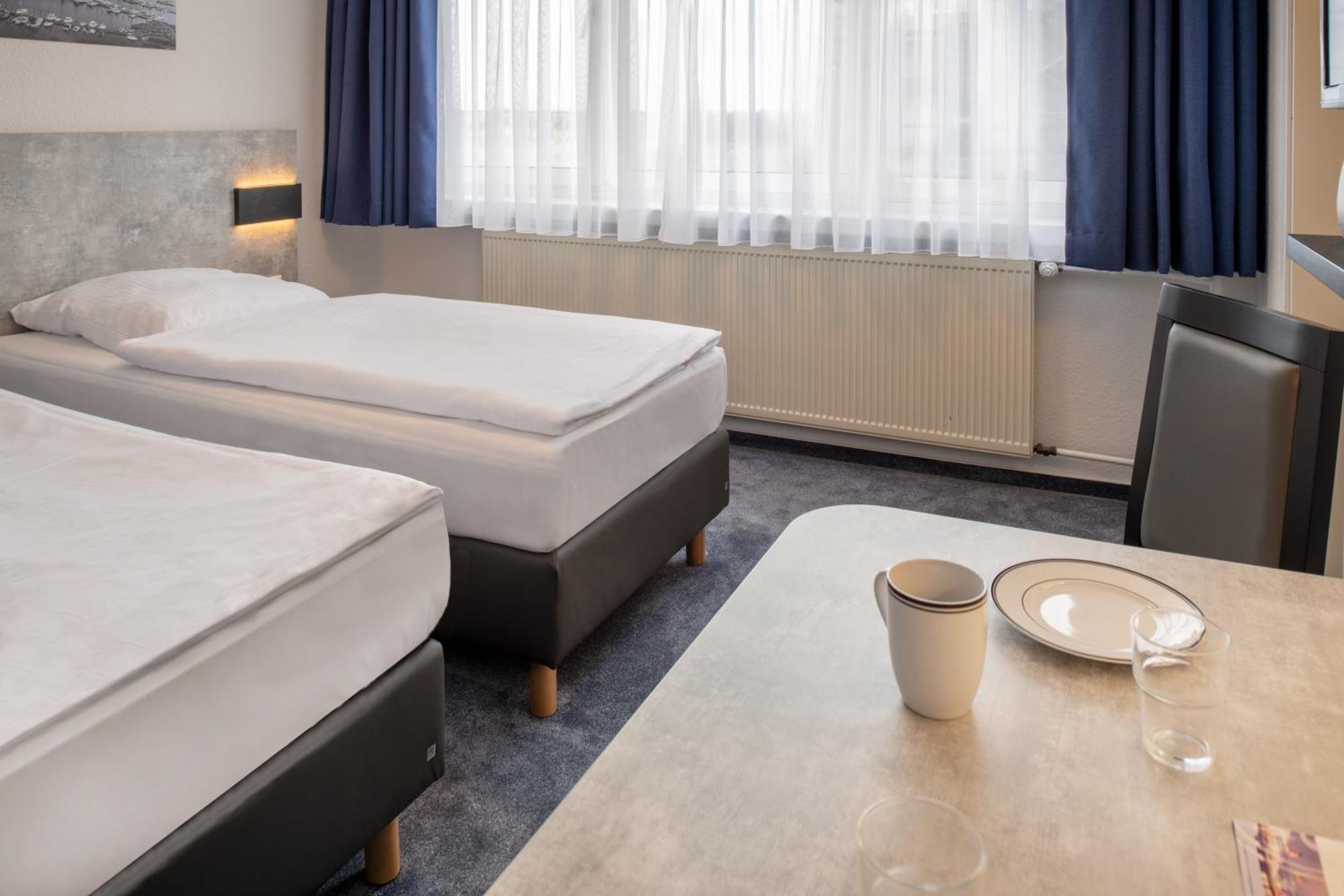 Hotel & Gaestehaus Rostock Luetten Klein Esterno foto